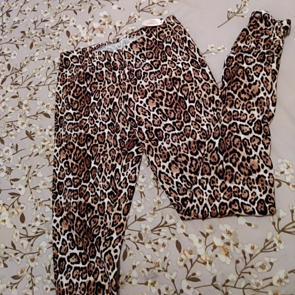 BNWT Victoria Secret leggings